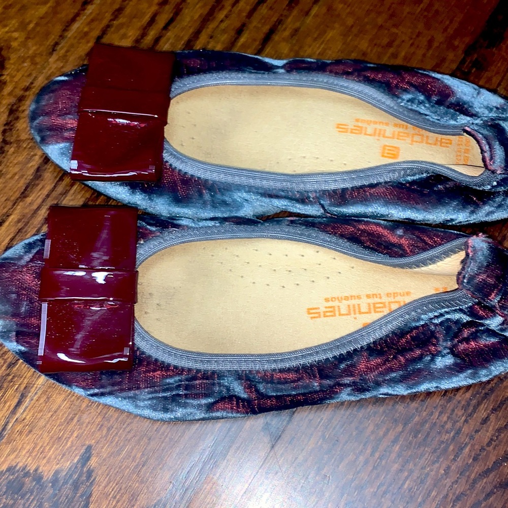Like new,designer European girls slip on dress shoes -Andanines made in Spain